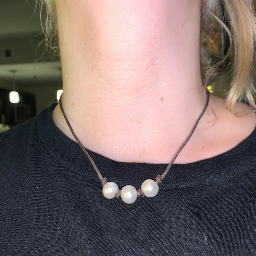 SEASIDE PEARLS TRI PEARL NECKLACE